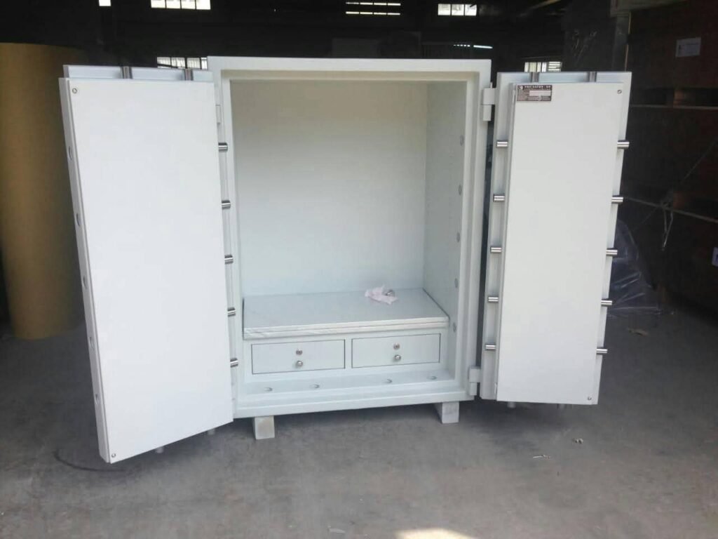 Steel Storage Cabinets — photograph 1